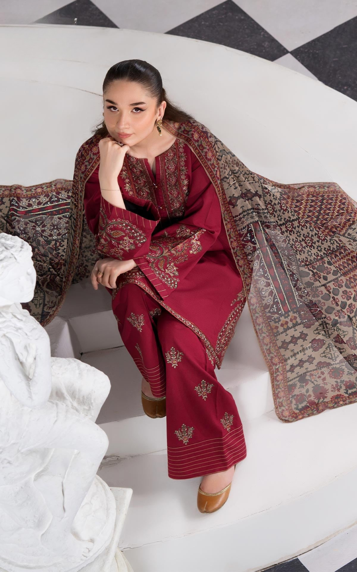 Abira Embrodery 3pcs Farshi Shalwar Set